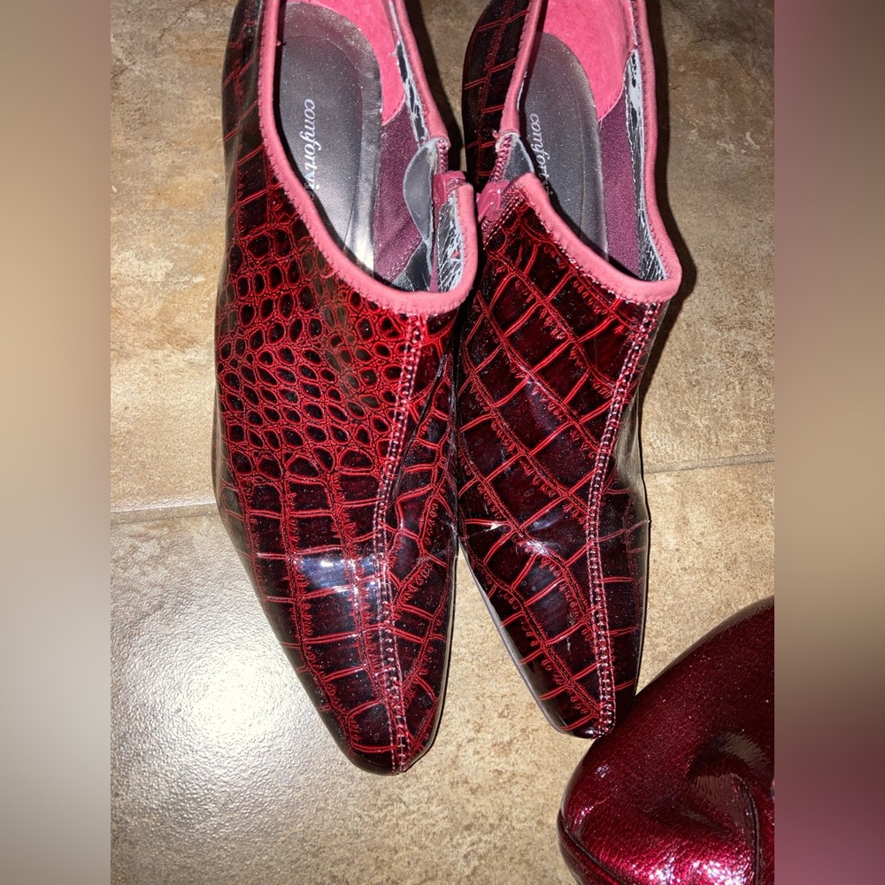 Comfort View Burgundy Booties & bonus matching Nine West Bag